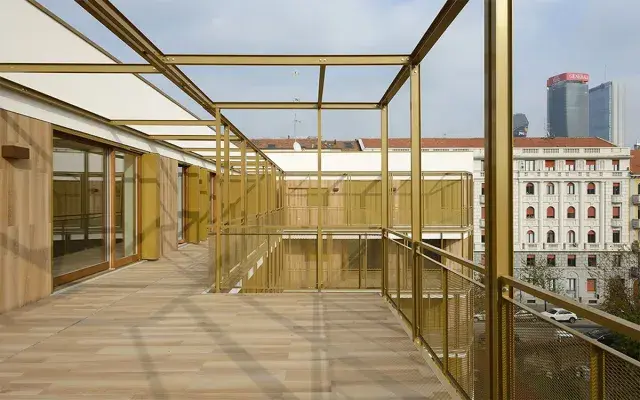 The golden expanded mesh parapet on the large terrace